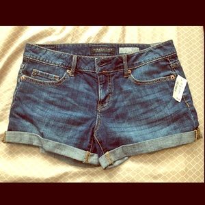 NEW size 4 Aeropostale Midi Denim Shorts